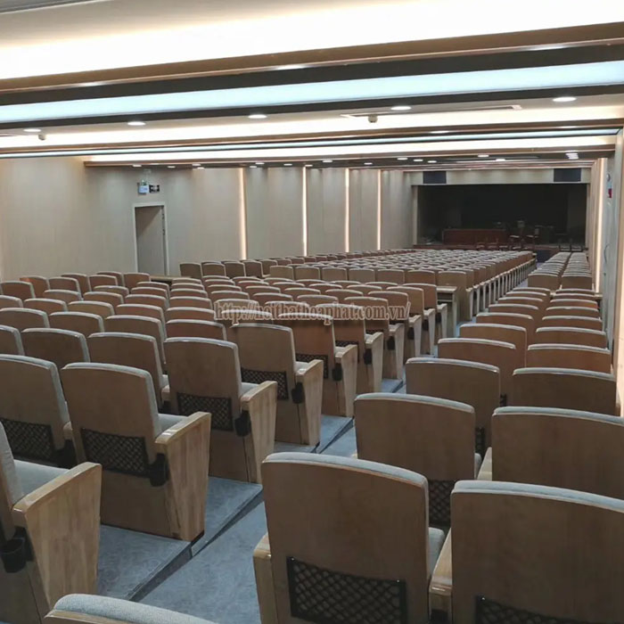 so sánh giá ghế hội trường nhập khẩu và nội địa-4