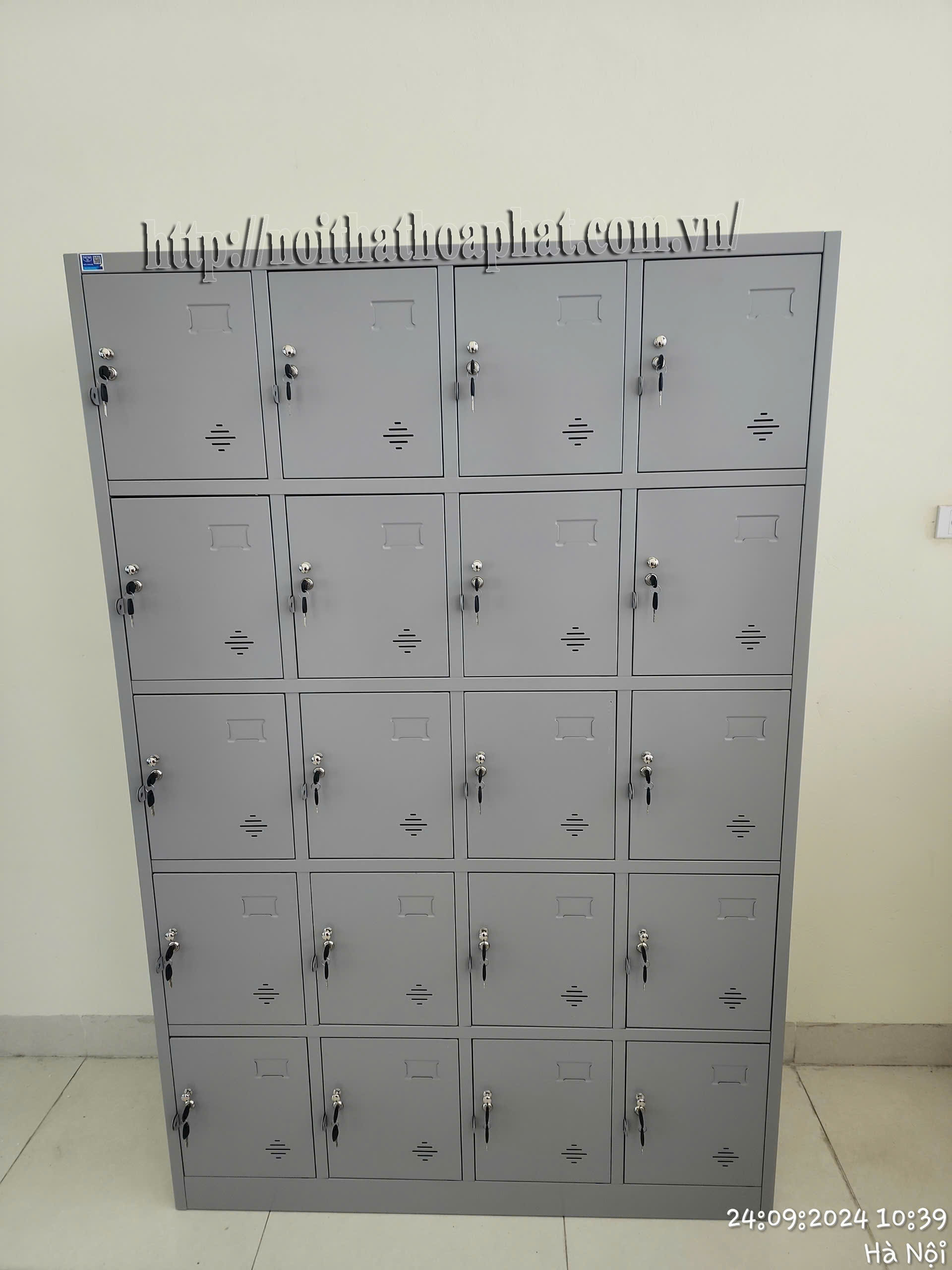 Hình ảnh thực tế tủ locker 4 ngăn TU985-4K-2