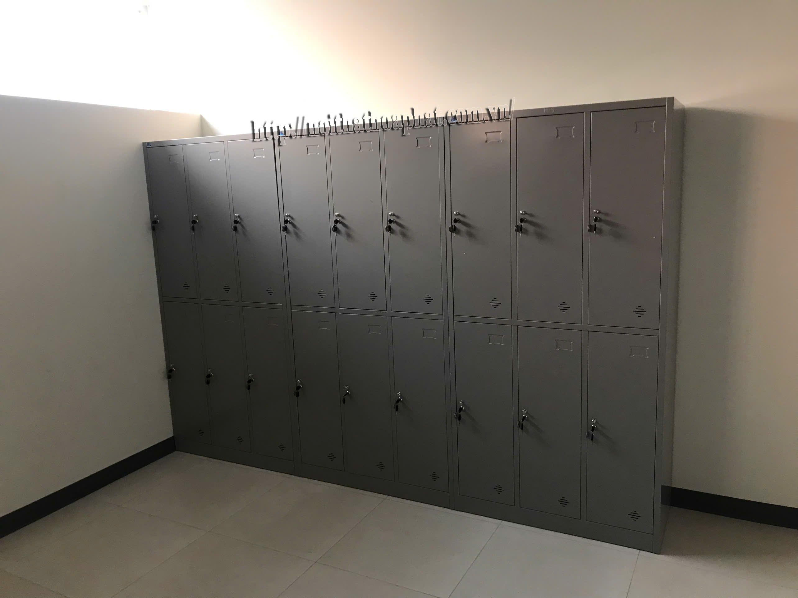 Hình ảnh thực tế tủ locker 6 ngăn TU982-3K-1