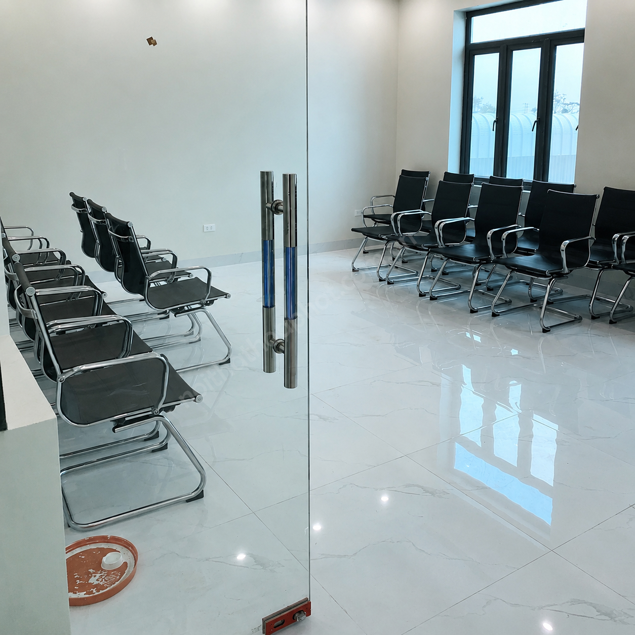 H&igrave;nh Ảnh Thực Tế Ghế Họp Ch&acirc;n Quỳ GL406