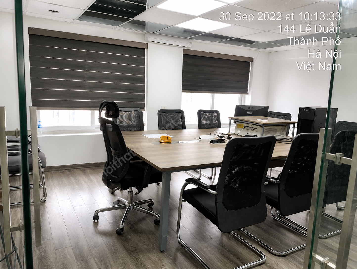 hình ảnh thực tế ghế họp tựa lưới GL411