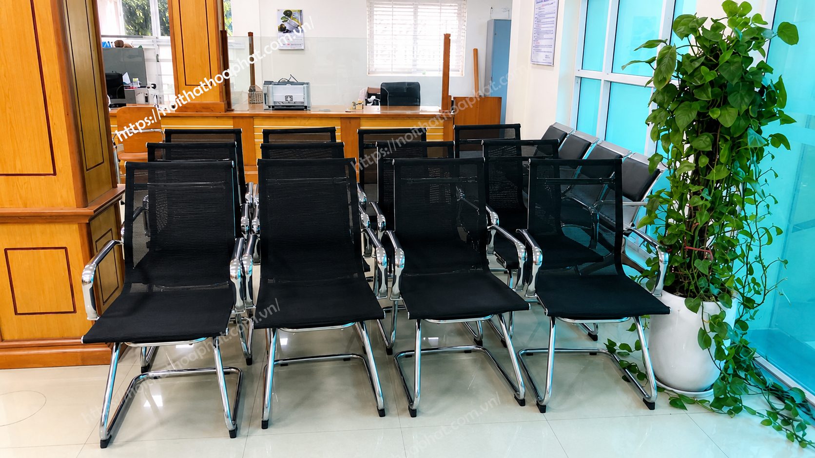 h&igrave;nh ảnh thực tế ghế họp ch&acirc;n quỳ GL403