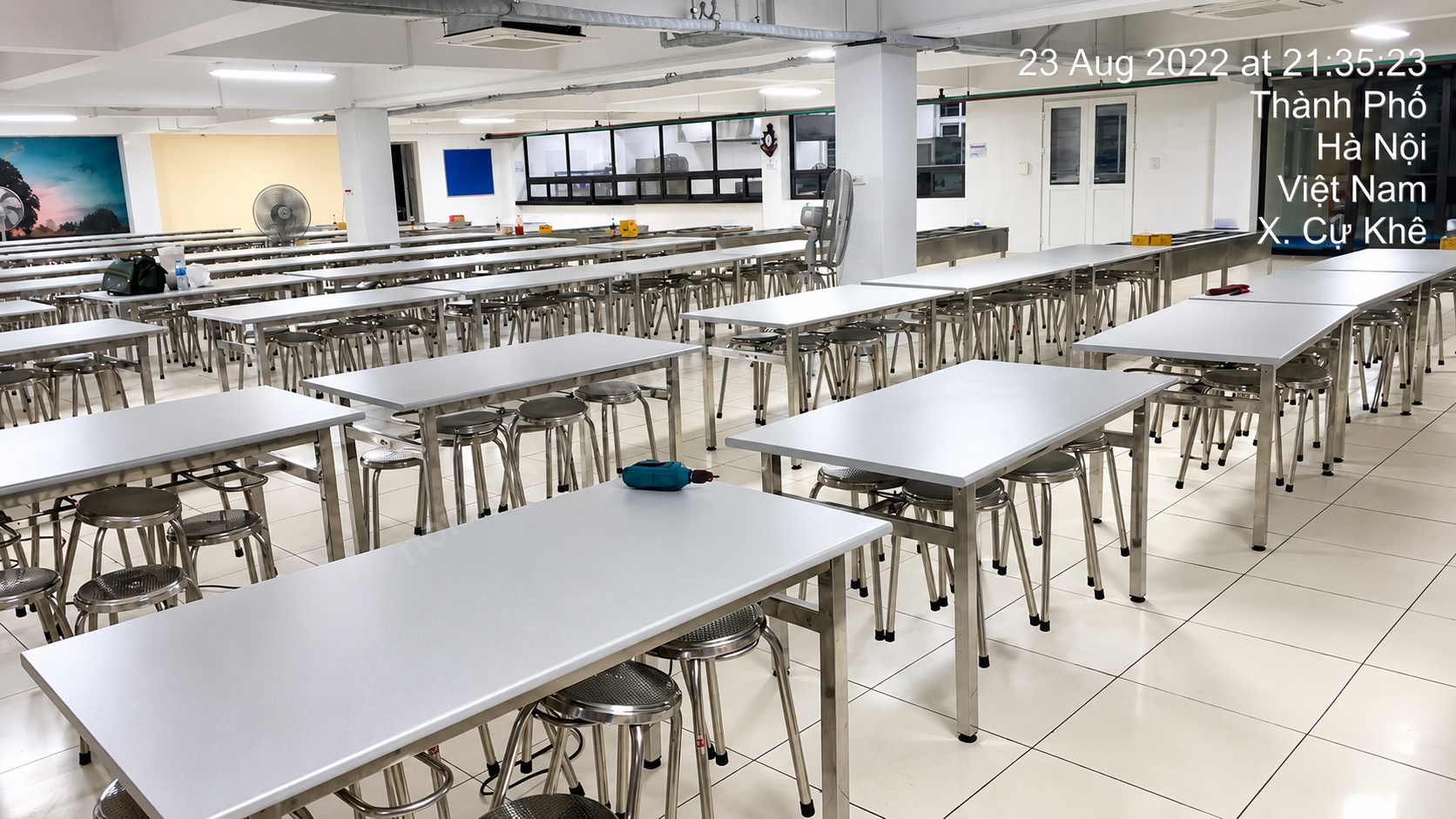 Bàn Ăn Công Nghiệp BA01-14 Hòa Phát – Hình Ảnh Thực Tế