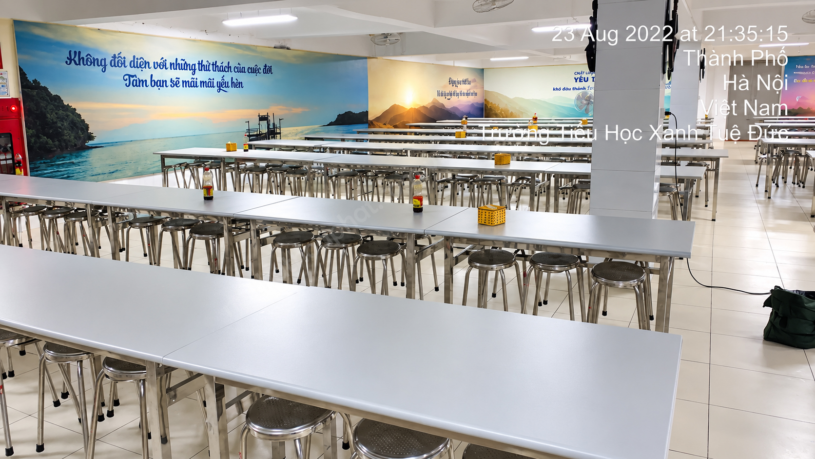 Hình Ảnh Thực Tế Bàn Ăn BA01-14 Tại Nhà Ăn Trường Học