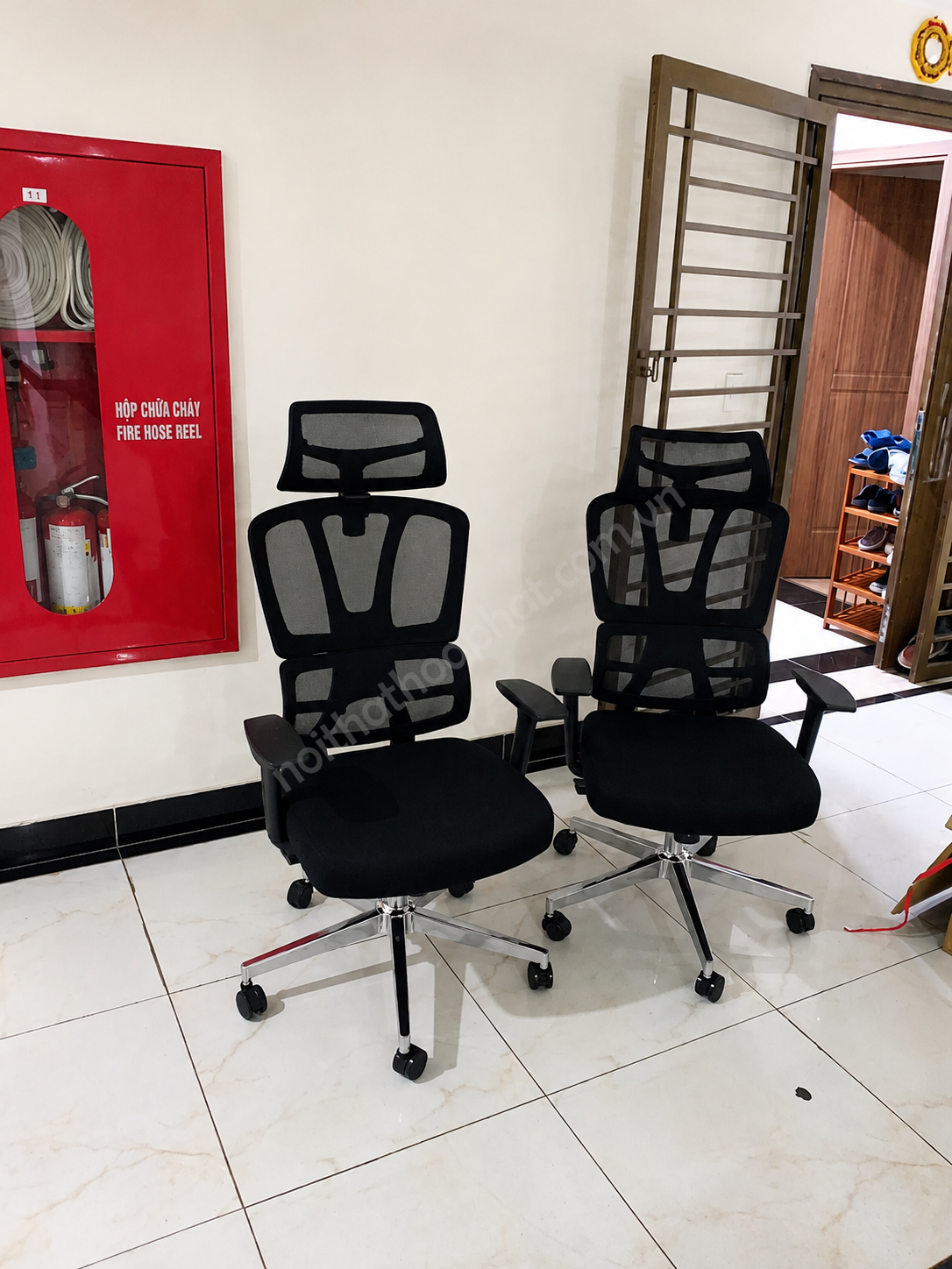 Ghế GLE01 thực tế tại văn ph&ograve;ng