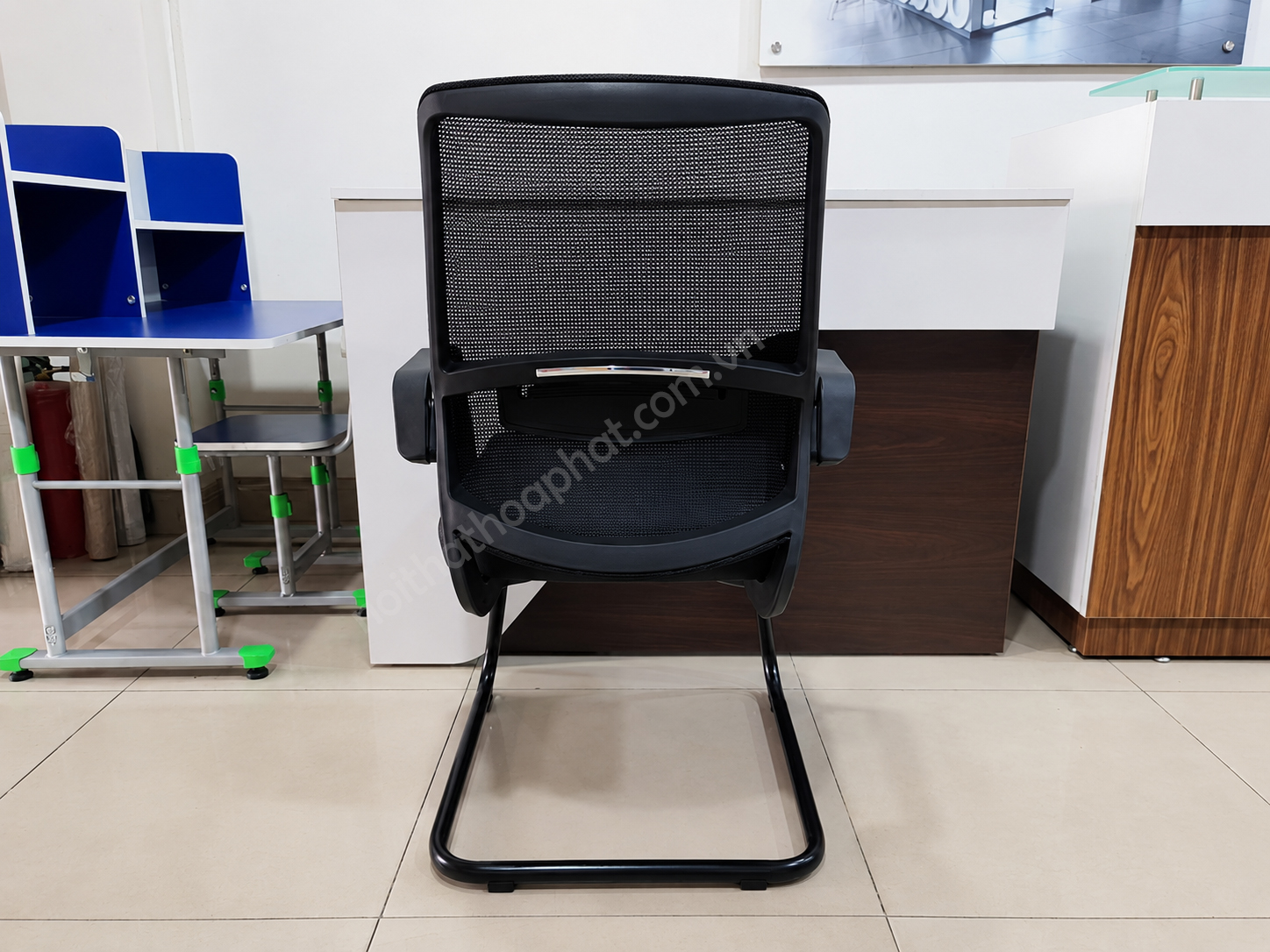 Cận cảnh tựa lưới ghế GL429