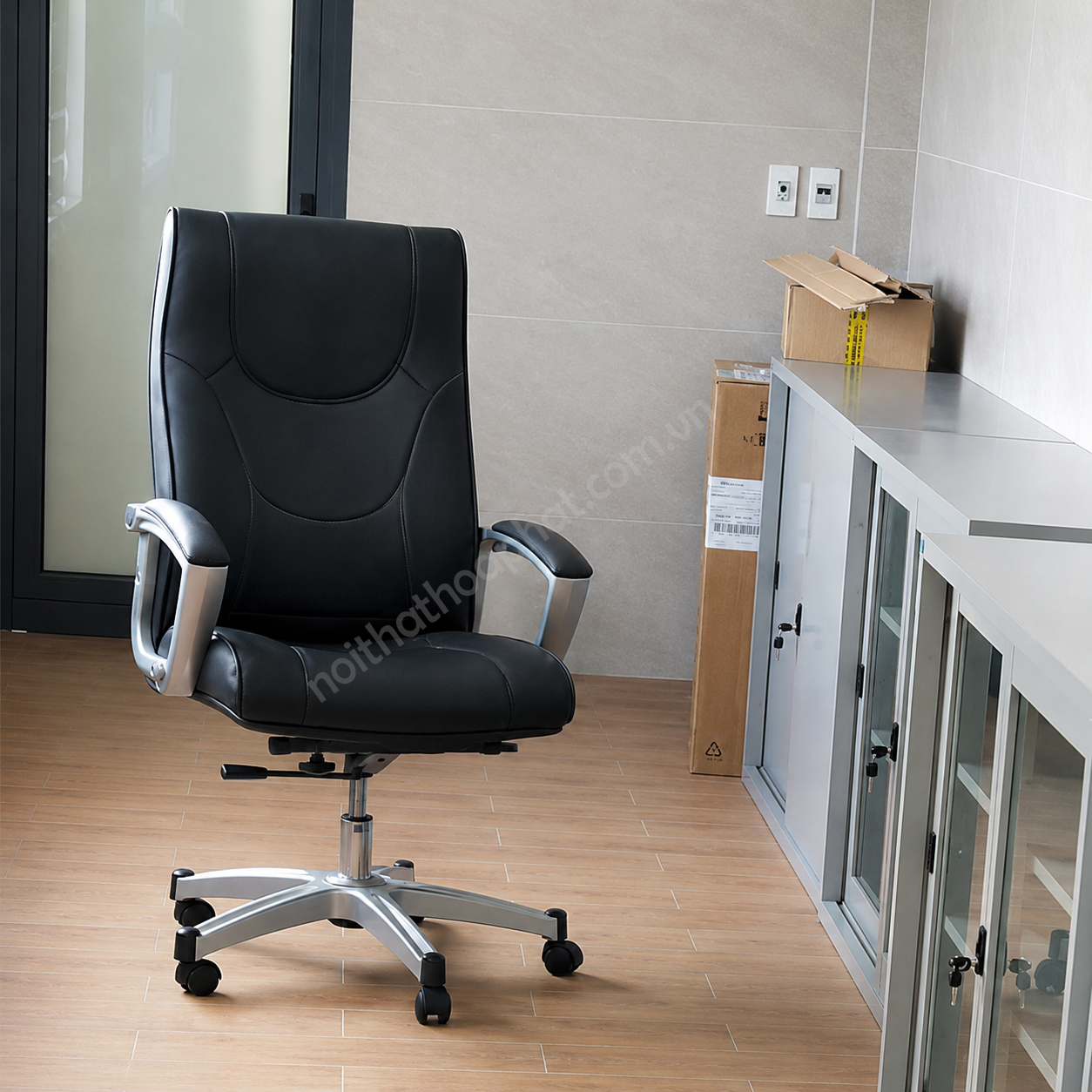 Thực tế Ghế l&atilde;nh đạo SG903 H&ograve;a Ph&aacute;t sau khi lắp đặt
