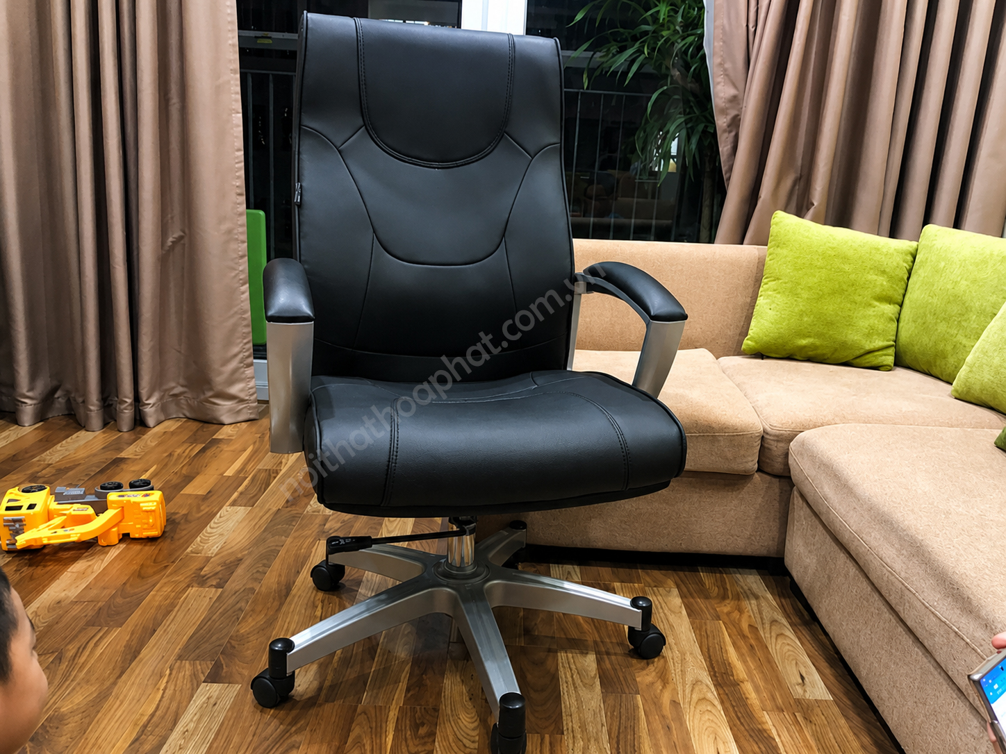 Ghế SG903 H&ograve;a Ph&aacute;t &ndash; Mẫu ghế l&atilde;nh đạo lưng cao qua ảnh thực tế