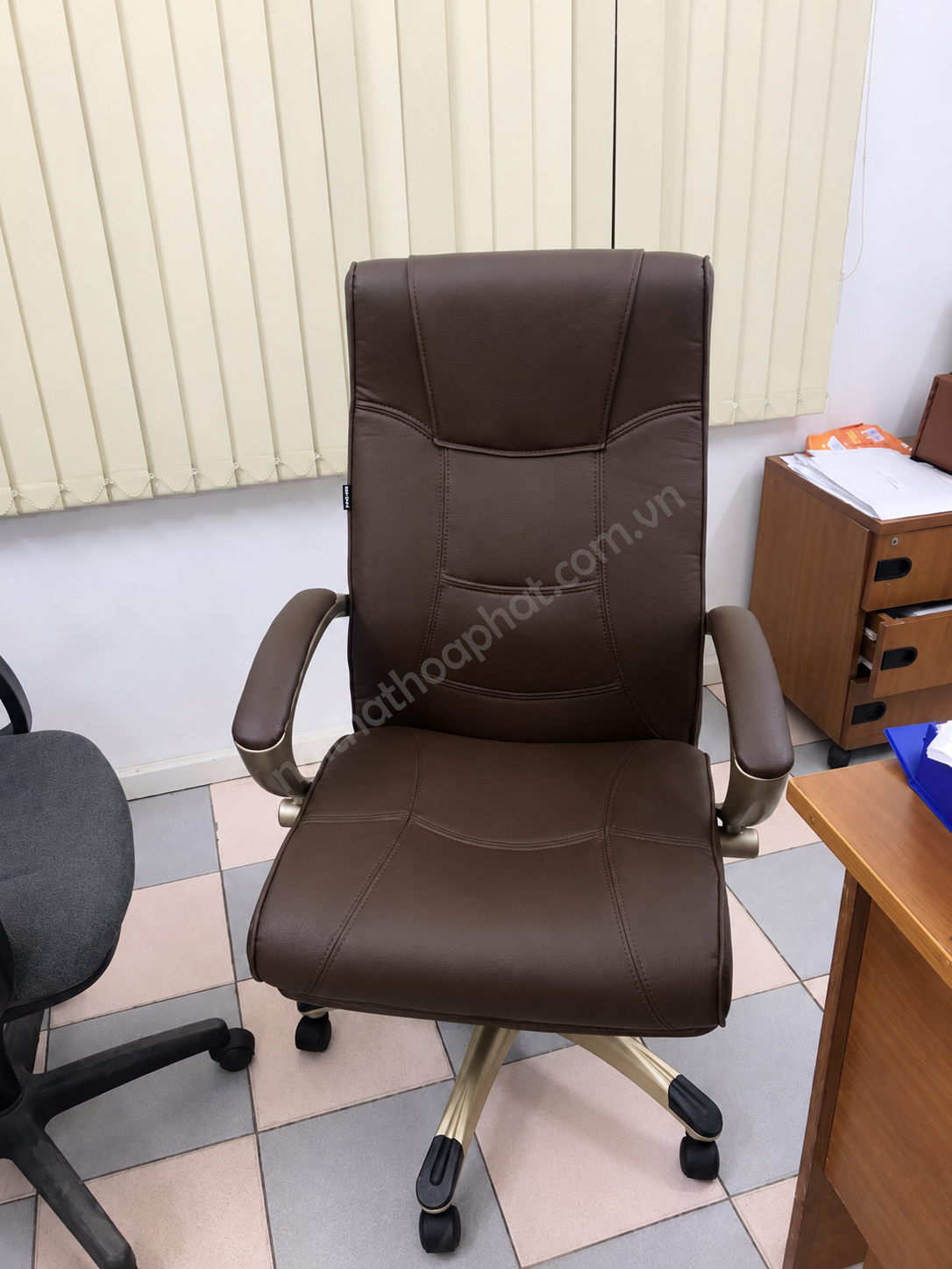 Ghế gi&aacute;m đốc SG912 H&ograve;a Ph&aacute;t &ndash; H&igrave;nh ảnh thực tế tại c&ocirc;ng tr&igrave;nh