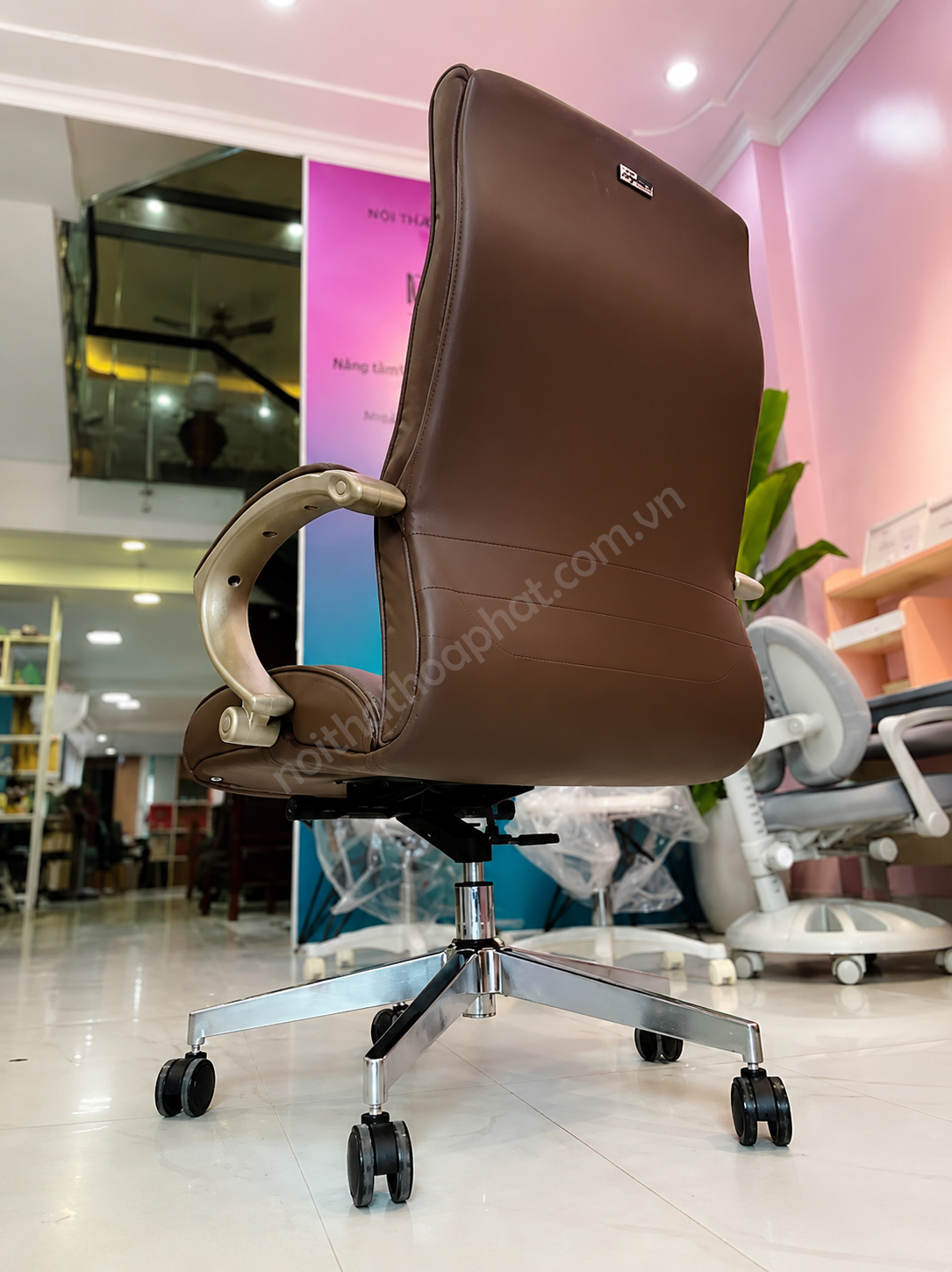 Ghế gi&aacute;m đốc SG912 H&ograve;a Ph&aacute;t c&oacute; đẹp kh&ocirc;ng? Xem h&igrave;nh ảnh thực tế
