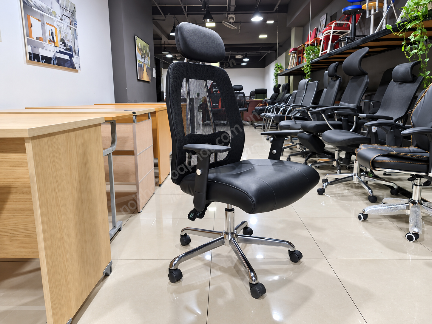 Ghế Lưới Lưng Cao GL309 Hòa Phát: Hình Ảnh Thực Tế