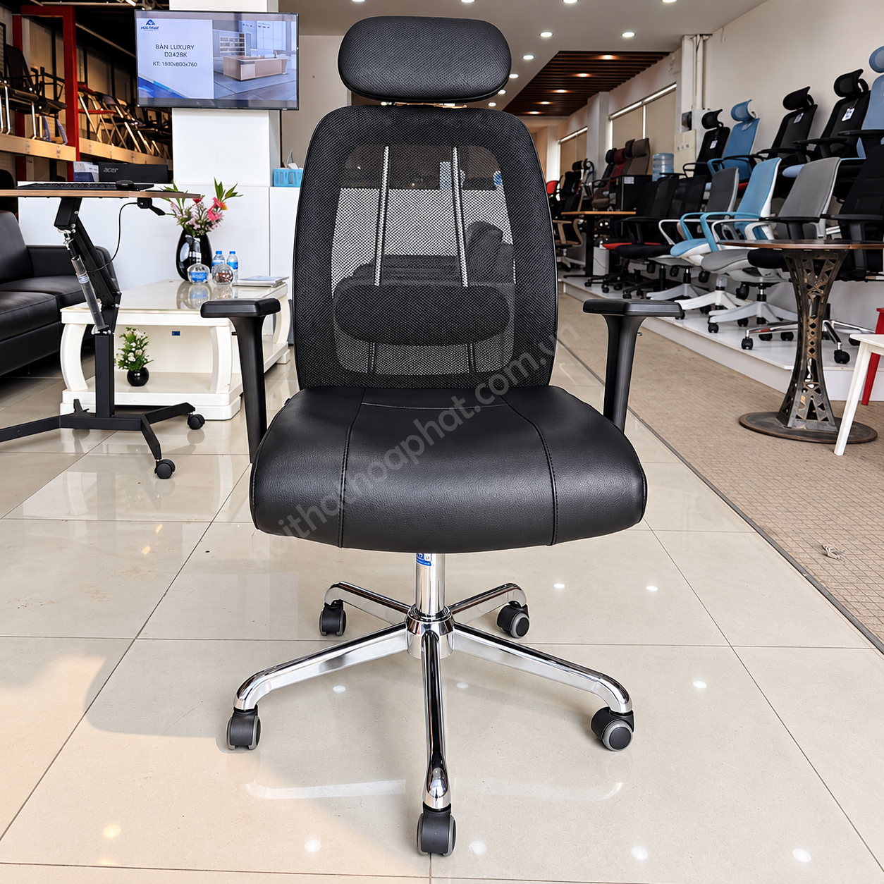 Chi tiết tựa lưng lưới thông thoáng của ghế GL309
