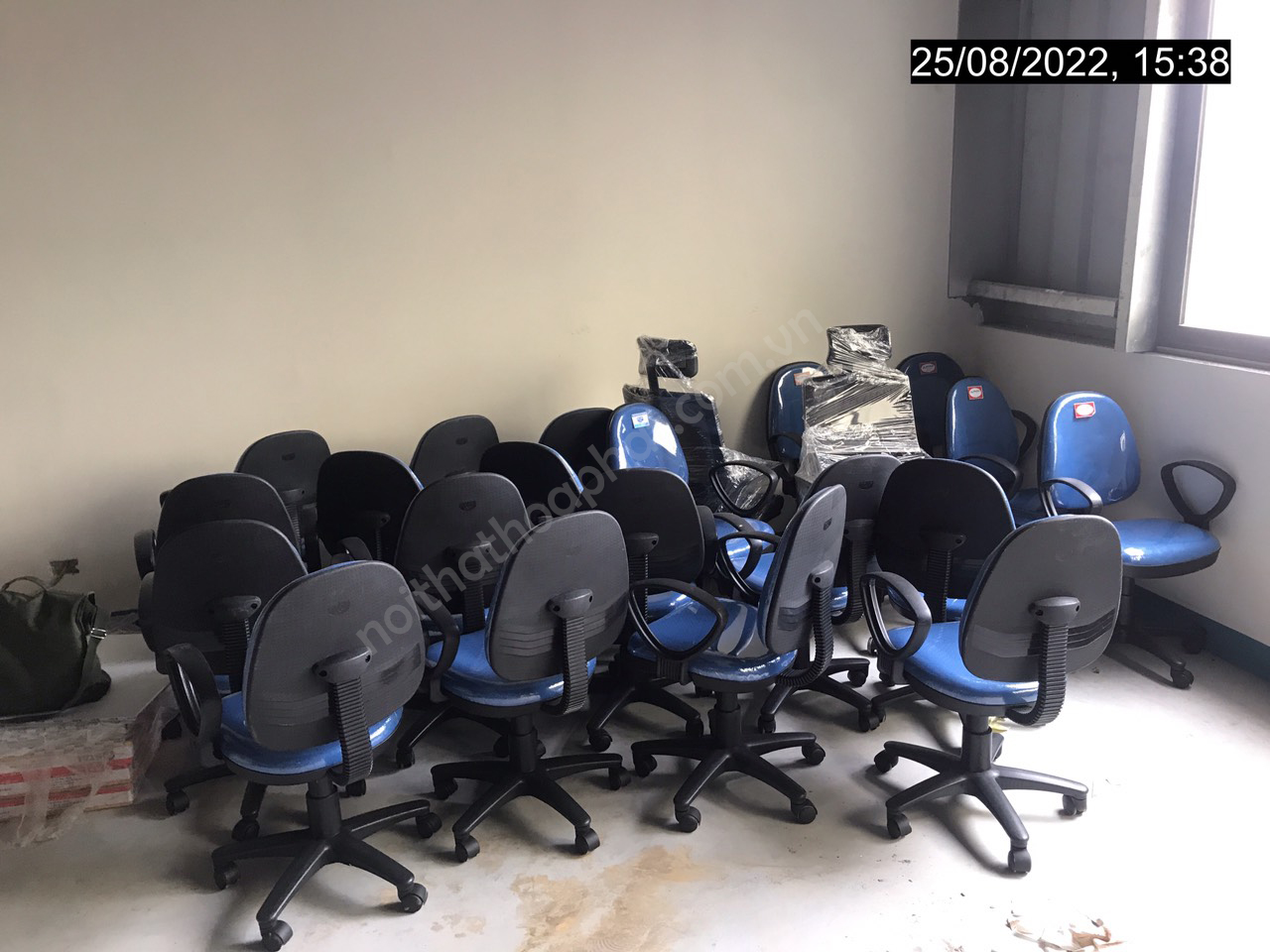 H&igrave;nh ảnh thực tế Ghế văn ph&ograve;ng H&ograve;a Ph&aacute;t SG550