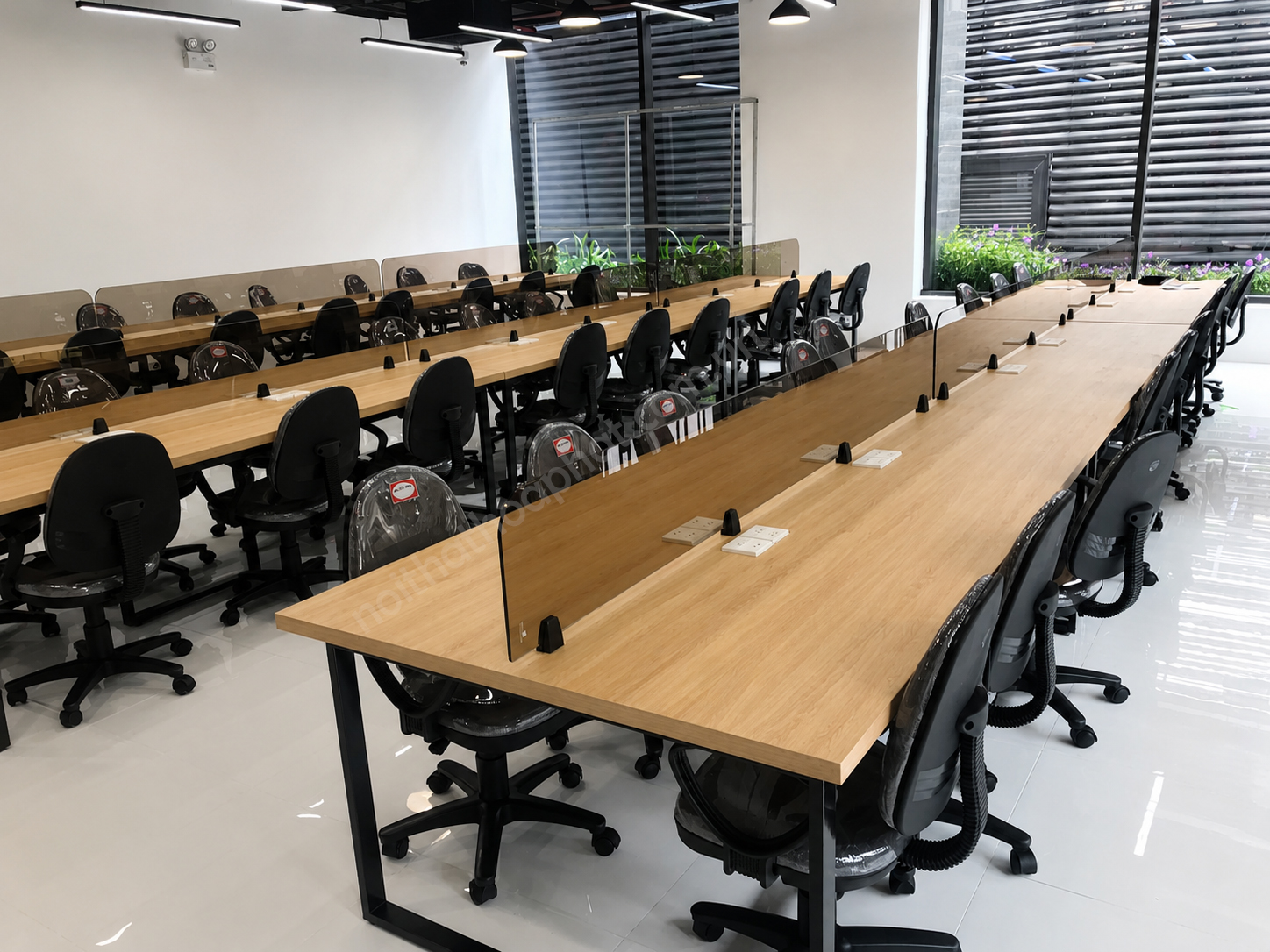H&igrave;nh ảnh thực tế Ghế xoay nh&acirc;n vi&ecirc;n H&ograve;a Ph&aacute;t SG550