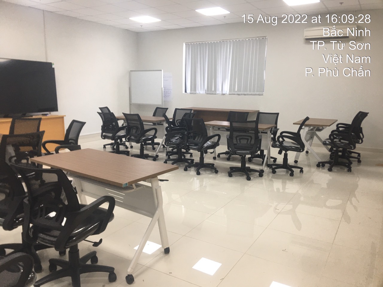 H&igrave;nh ảnh thực tế ghế lưới H&ograve;a Ph&aacute;t GL113