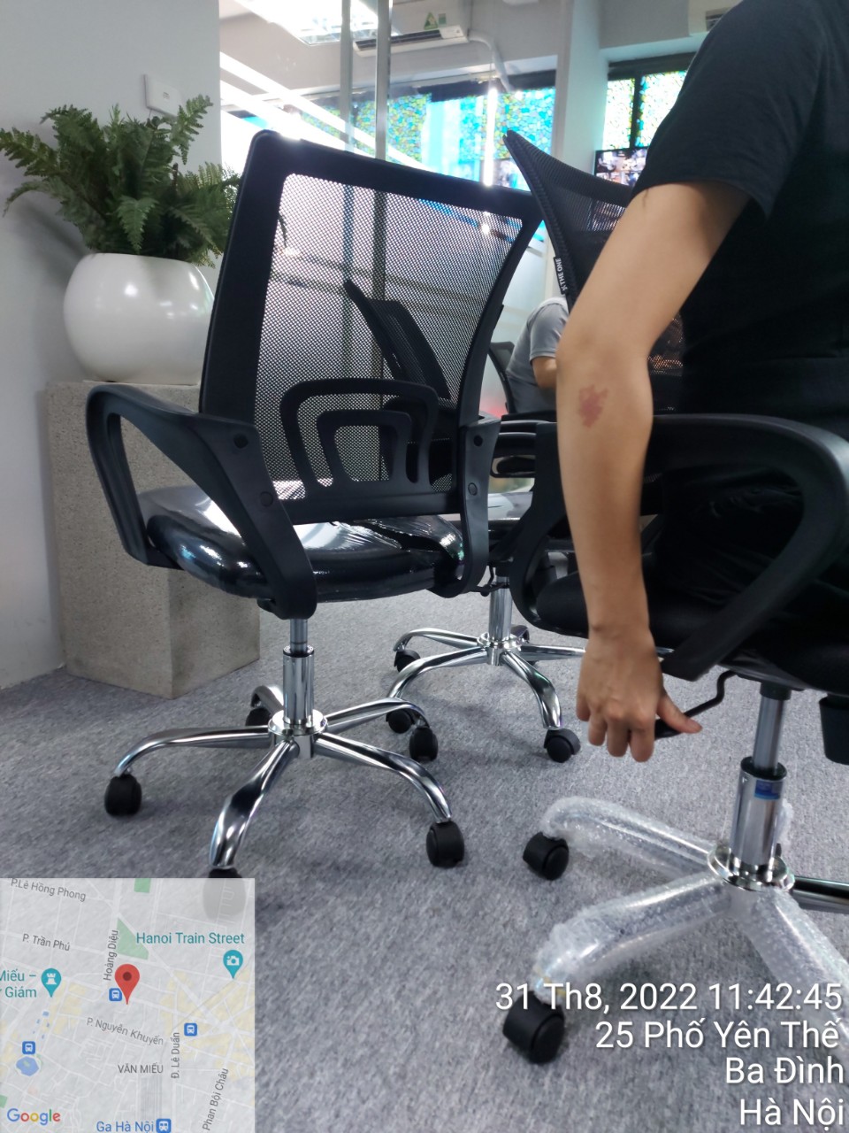H&igrave;nh ảnh thực tế ghế lưới H&ograve;a Ph&aacute;t GL113