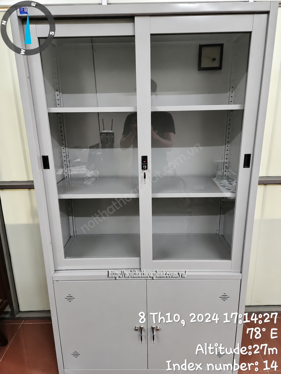 Tủ sắt văn ph&ograve;ng TU09K3GCK c&aacute;nh k&iacute;nh