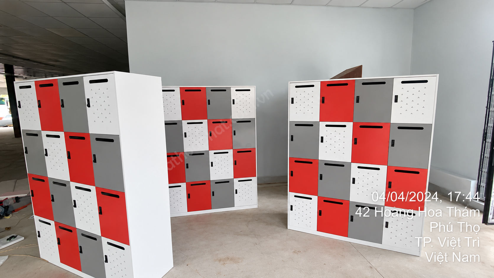 Tủ Locker 16 Ngăn TU984-4KS &ndash; H&igrave;nh Ảnh Thực Tế