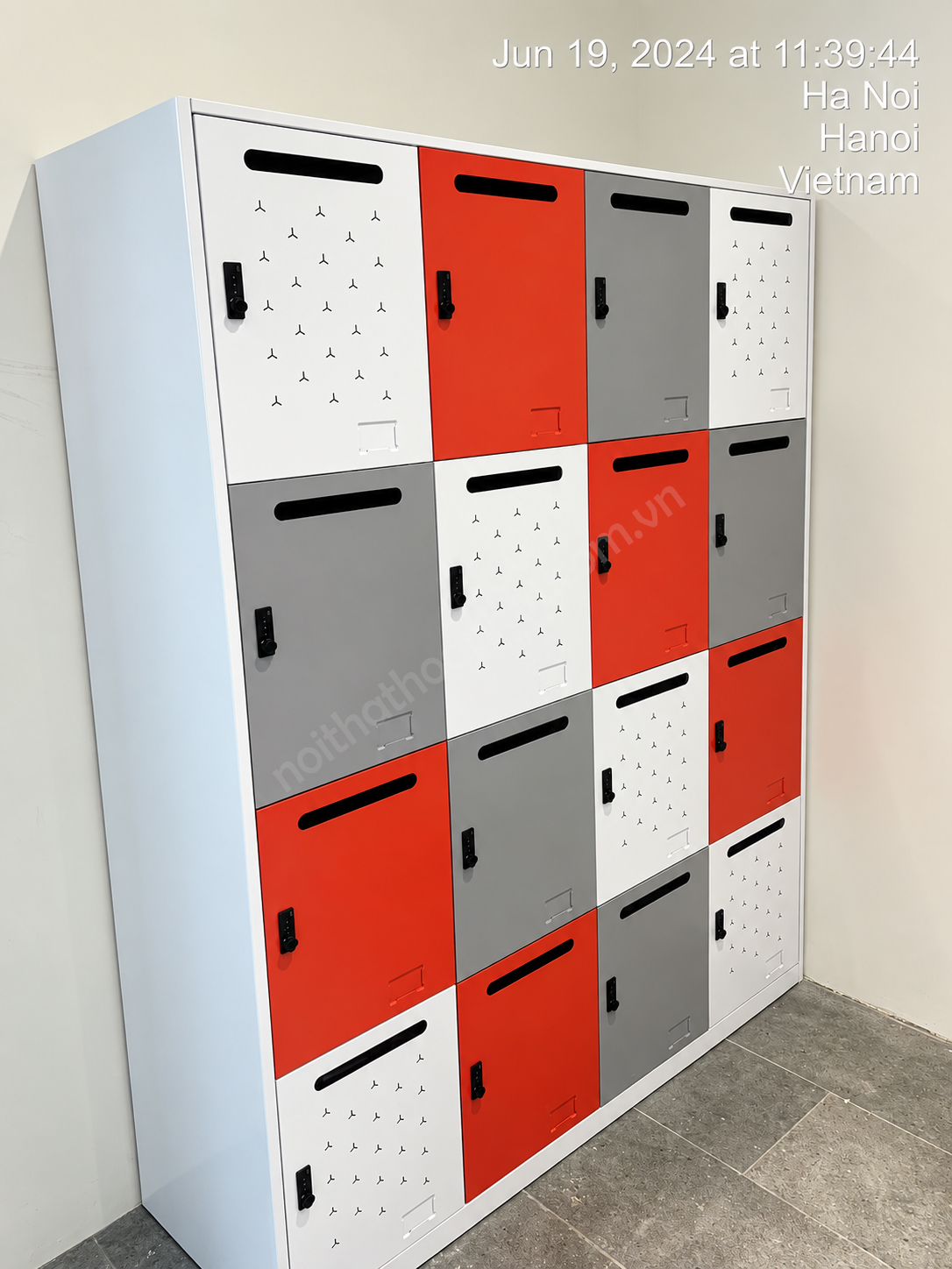 H&igrave;nh Ảnh Thực Tế Tủ Locker Kh&oacute;a Số 16 Ngăn TU984-4KS