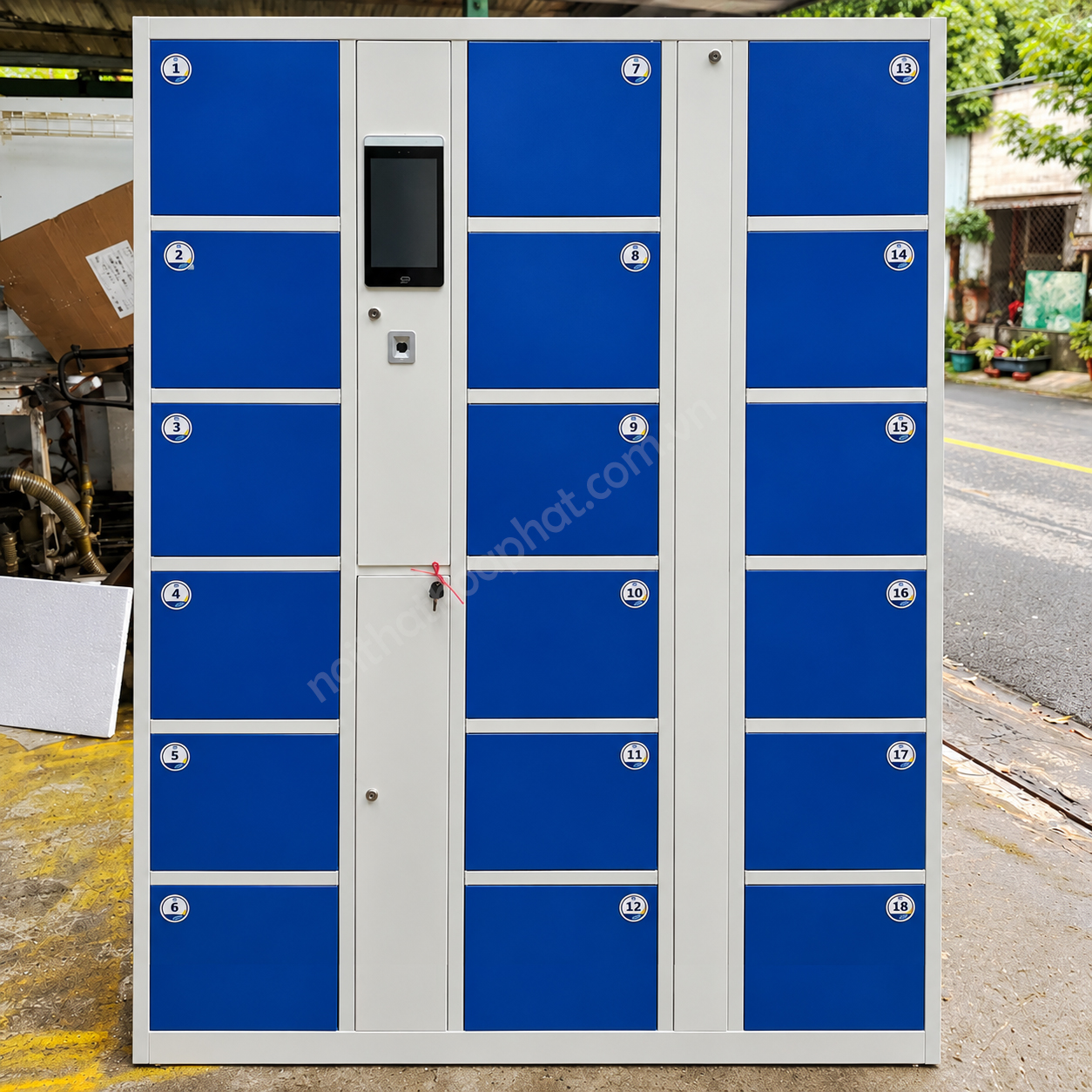 H&igrave;nh ảnh thực tế tủ locker th&ocirc;ng minh SLC01-3K H&ograve;a Ph&aacute;t